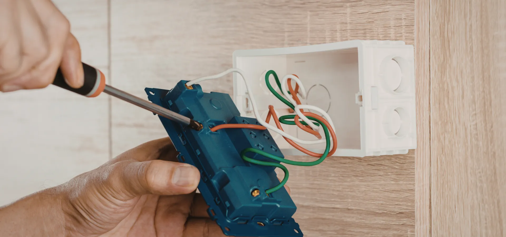 contact us breadcrumb hero